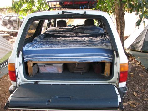 that looks cozy 2nd Gen 4runner, Toyota Surf, 4runner Mods, Truck Bed Camping, Adventure Car, Bus Life, Car Bed, Toyota Trucks, Tiny House On Wheels