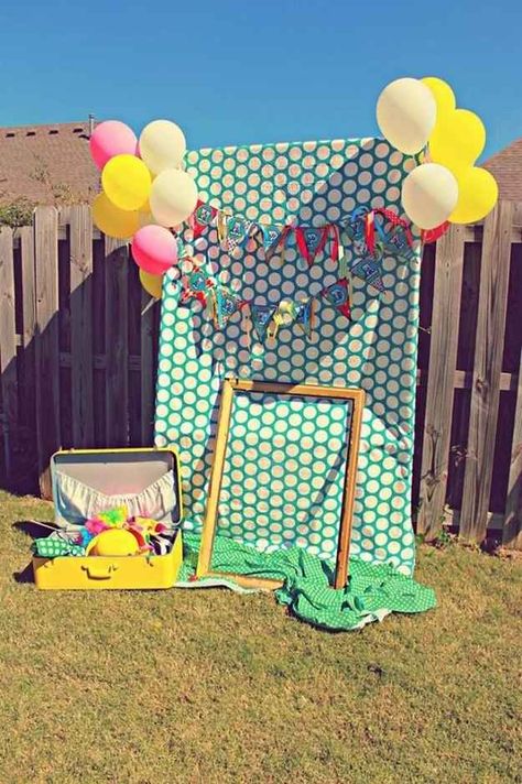 How To Create A Quick And Easy Photo Booth For Awesome Family Photos Outdoor Birthday Party, Event Photo Booth, Circus Carnival Party, Photo Booth Ideas, Circus Birthday Party, Outdoor Birthday, Carnival Birthday Parties, Diy Photo Booth, Photos Booth