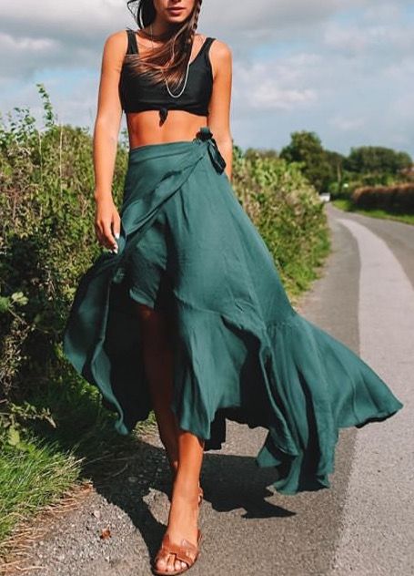 Celtic Clothing, Long Linen Skirt, Look Boho Chic, Estilo Hippie, Witch Fashion, Tulum, Cute Casual Outfits, Wrap Skirt, Tango