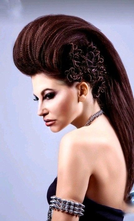 Hairstyle Editorial, Futuristic Hair, Long Hair Designs, Bohemian Jewels, High Fashion Hair, Aloe Vera Hair Mask, Huge Hair, Hair Growth Spray, Runway Hair