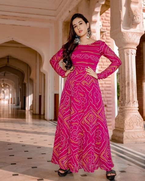 Kurtis Patterns, Bandhani Anarkali, Beautiful Kurti, Design Kurti, Long Blouse Designs, Pink Anarkali, Ikkat Dresses, Bandhani Dress, Happy Dresses