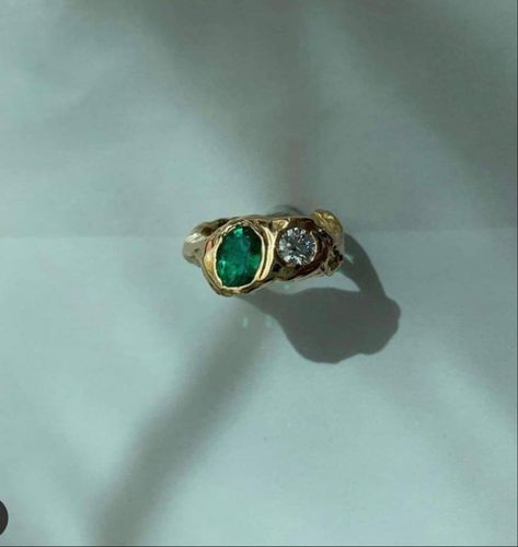 Gold Emerald And Diamond Engagement Ring, Unique Emerald Wedding Rings, Eccentric Engagement Ring, Eclectic Wedding Ring, Quirky Engagement Rings, Funky Engagement Rings Unique, Engagement Rings With Emeralds, Eclectic Engagement Rings, Organic Engagement Rings