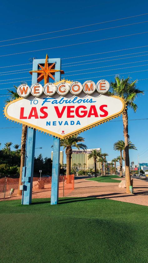 Best Places For Couples In Las Vegas Las Vegas Trip For Couples, Las Vegas For Couples, Las Vegas Itinerary For Couples, Vegas For Couples, Couple Las Vegas, Places For Couples, Vegas Pictures, Map Of Vegas Strip, Las Vegas Pictures