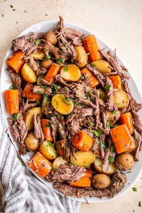 Deer Roast Crockpot, Deer Roast, Roast Crockpot, How To Cook Venison, Venison Roast, Chicken Tikka Masala Recipes, Deer Meat, Clam Recipes, Venison Recipes