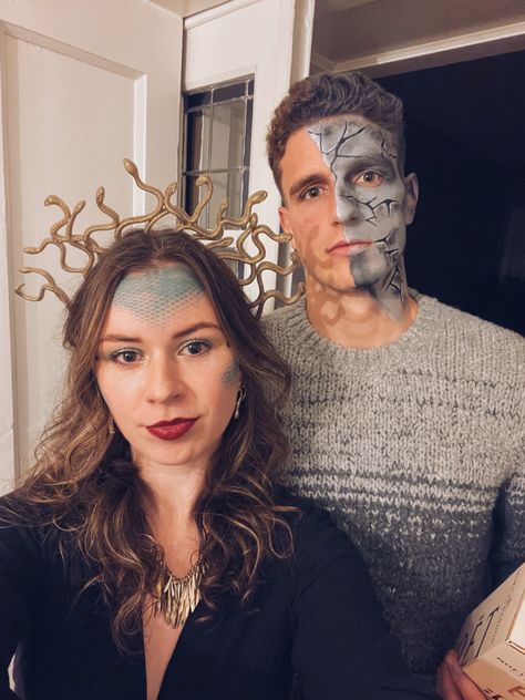 Medusa make-up look and stone man make-up Medusa Couple Costume Diy, Stone Man Halloween Costume, Man Turned To Stone Costume, Medusa Costume Outfit Couple, Medusa Duo Costume, Man Of Stone Costume, Stone Man Makeup, Medusa And Statue Halloween Costume, Stone Man Costume Diy