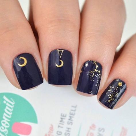 Capricorn Nail Art, Astrology Nails, Anytime Nails, Constellation Nail Art, Nails Moon, Nail Art Bleu, Navy Nails, Awesome Nails, Celestial Wedding