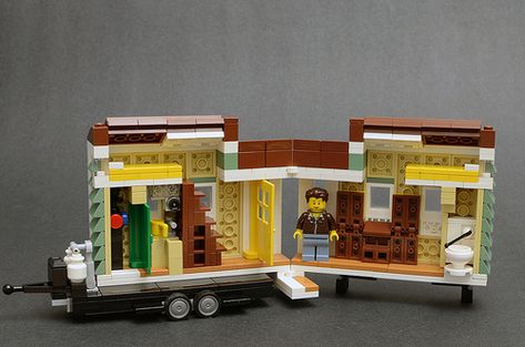 Tiny House (Interior) Lego Interior Design, Lego Camper, Rv Inside, Bathroom With Toilet, Lego Storage Organization, Easy Lego Creations, Lego Village, Lego Universe, Lego Accessories