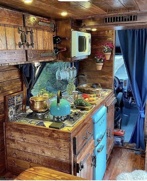 Camper Interior Ideas Rustic, Caravan Upcycle, Caravan Interiors, School Bus Tiny House, Narrowboat Interiors, Caravan Trailer, Motorhome Interior, Campervan Ideas, Kombi Motorhome