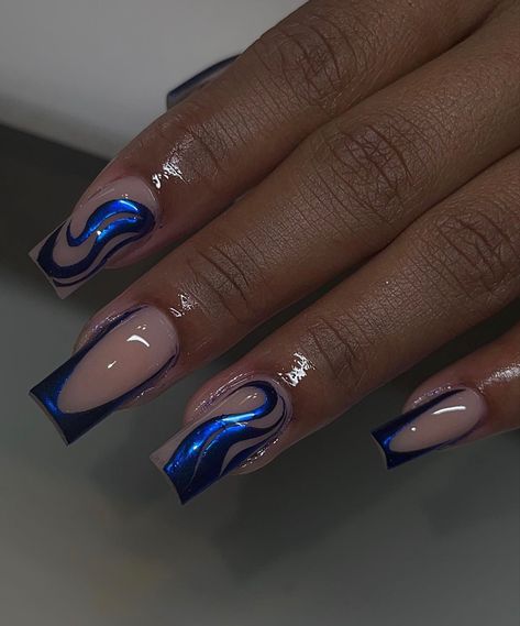 Chrome Blue Nails Designs, Blue And Gold Short Nails, Silver And Royal Blue Nails, Blue And Chrome Nails, Short Blue Acrylic Nails, Blue Chrome Nails Designs, Blue Short Acrylic Nails, Silver And Blue Nails, Blue Birthday Nails