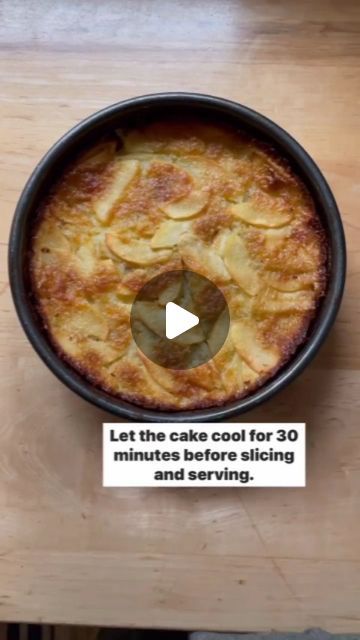 Healthy Food - Healthy Recipes on Instagram: "Balzano Apple Cake 🍏🍎🍏Great content by @alexandracooks. Follow her for more!

— my mother first made this nearly 20 years ago and it’s been a favorite ever since⁣ 🍎🍏🍎🍏🍎🍏
⁣
Adapted from a recipe in the New York Times @nytcooking, the recipe is linked in profile 🤗
⁣
Happy fall friends! 🍂🍃🍁🍂🍃 It’s been awhile 😘
⁣
#apple #cake #fall #baking #bolzano #simple" Pear Desserts, Apple Cake Recipe Easy, Cake Fall, Fish Tails, Bridge Night, Pear Dessert, Fall Friends, Homemade Muffins, Apple Cake Recipes