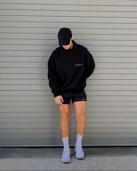 Mens Sporty Casual Outfits, Hoodie With Shorts Outfits Men, Sweat Short Outfits Men, Home Outfit Men, Athletic Outfits Men, Black Grey Outfit, Athleisure Outfits Men, Sporty Outfits Men, Rok Outfit