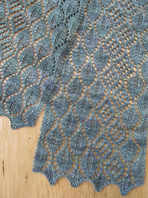 Clark Cable, Crochet Lace Scarf Pattern, Crochet Lace Scarf, Lace Knitting Stitches, Ravelry Knitting, Knitting Patterns Free Scarf, Knitted Shawl, Lace Knitting Patterns, Knit Lace