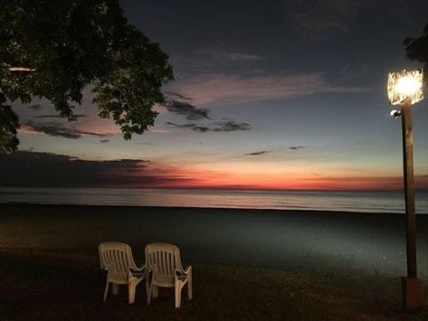 Shack Aesthetic, Nature Architecture, Aesthetic Dark, Jolie Photo, Summer Feeling, Summer Dream, Mindfulness Meditation, Nature Aesthetic, Pretty Places