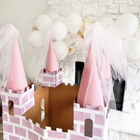 Diy Cinderella Castle, Princess Castle Party, Paper Roll Castle, Disney Princess Birthday Party Decorations Diy, Castle Cardboard, Diy Castle Cardboard, Cardboard Castle Diy, Balloon Castle Tower Diy, How To Make A Princess Castle Out Of Cardboard