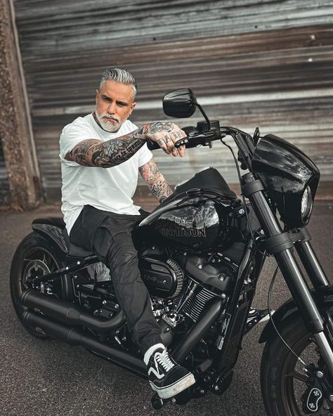 Harley Men, Low Rider S, Custom Bikes Cafe Racers, Мотоциклы Harley Davidson, Duke Bike, Motorcycle Couple, Harley Davidson Wallpaper, Biker Photoshoot, Harley Bobber