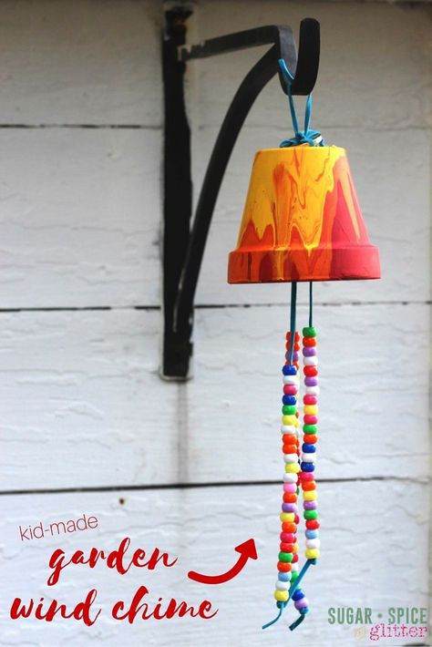 Wind Chimes Kids, Carillons Diy, Summer Boredom, Wind Chimes Craft, Diy Wind Chimes, Vbs Crafts, Diy Garden Projects, Camping Crafts, Camping Art