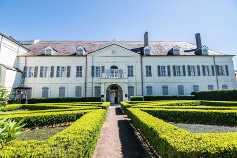 Museums In New Orleans, Hotel Monteleone, Parisian Architecture, New Orleans Museums, Visit New Orleans, Louisiana Purchase, The French Quarter, French Colonial, Classic Architecture