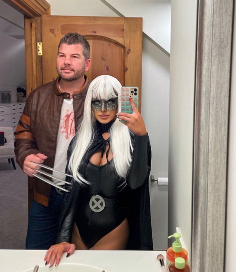 Xmen Couples Costume, Xmen Halloween Costume Women, Villain Costumes Couples, Storm Halloween Costume Xmen, Comicon Cosplay Couples, Storm And Wolverine Costume, Wolverine Couple Costume, Mexican Couple Costumes, Dc Couples Costumes