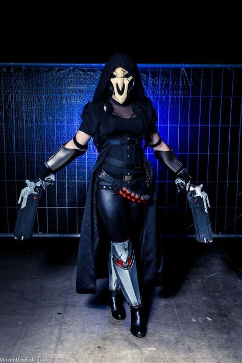 Reaper from Overwatch Female Reaper, Reaper Cosplay, Halloween Fx, Overwatch Reaper, Overwatch Cosplay, Rule 63, Overwatch 2, Cosplay Diy, Cosplay Ideas