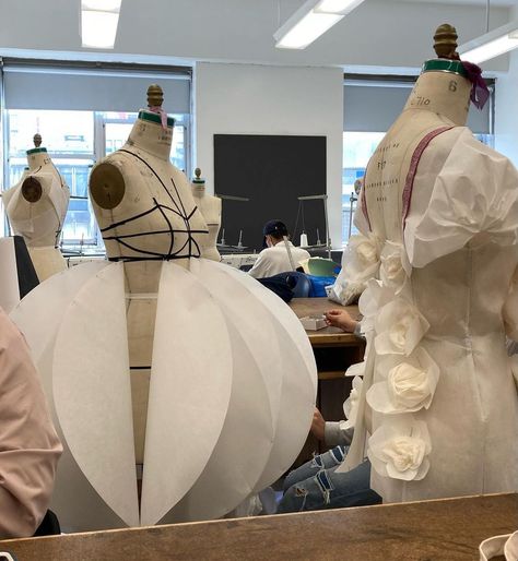 Fashion Career Aesthetic Nyc, Fit New York College, Fashion Institute Of Technology New York, Fit School New York, Fashion Work Aesthetic, Fashion Institute Of Technology Aesthetic, Fashion School Nyc, Fashion Designer Instagram, Fashion School Aesthetic