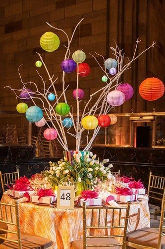 Interior Designers Spill Their Must-Do Tips For Spring Entertaining #refinery29 https://www.refinery29.com/en-us/lenox-hill-neighborhood-house-gala-pictures-tips#slide-5 Chinese Party, Asian Party, Spring Entertaining, Gala Ideas, Lenox Hill, Bat Mitzvah Ideas, Lantern Centerpieces, Chinese Paper, בר מצווה