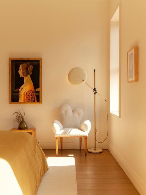 Sunset Bedroom, Open Plan Apartment, Warm Minimalism, Art Deco Sideboard, Brooklyn Apartment, Somerset House, Primitive Design, New York Studio, Oak Shelves