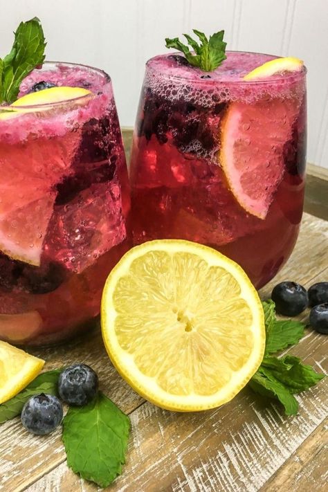 Mocktail Lemonade, Nonalcoholic Punch, Blueberry Mocktail, Blueberry Simple Syrup, Cooked Pineapple, Blueberry Mint, Lemonade Cocktail, Mint Lemonade, Blueberry Syrup