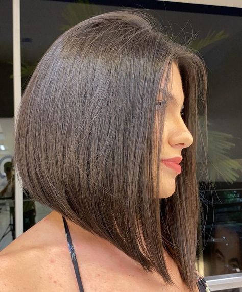 Cute Bob Haircuts, Trendy Haircuts Medium, Haircuts 2024, Κούρεμα Bob, Angled Bob Haircuts, Angled Bob Hairstyles, Inverted Bob Hairstyles, Stacked Bob Haircut, Summer Haircuts