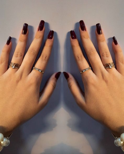 Being a dark shade of red, maroon colour nail paint look good on fair skin tone and styled with accessories Nail Paint For Brown Skin Tone, Nail Paint For Brown Skin, Maroon Nail, Maroon Colour, Maroon Nails, Colors For Dark Skin, Nail Colour, Fair Skin Tone, Shade Of Red