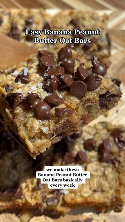 Oat Bars Recipe, Peanut Butter Oat Bars, Oat Bar Recipes, Peanut Butter Oat, Banana Peanut Butter, Healthy Protein Snacks, Peanut Butter Oats, Healthy Sweet Snacks, Oat Bars