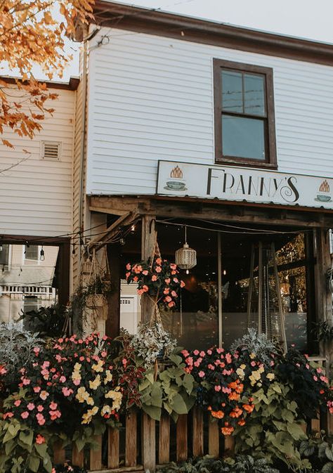 Camden Maine Restaurant | Franny's Bistro | United States Bistro Exterior, Maine Aesthetic, Living On My Own, Travel Maine, Slow Days, Camden Maine, Maine Vacation, Maine Travel, Cozy Mystery