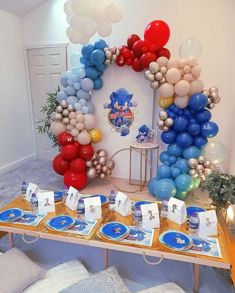 Gota Go Fast | CatchMyParty.com Hedgehog Setup, Hedgehog Birthday Party Ideas, Sonic The Hedgehog Birthday Party, Sonic Birthday Cake, Boy Party Decorations, 5th Birthday Boys, Super Mario Bros Birthday Party, Sonic Birthday Parties, Dinosaur Birthday Party Decorations