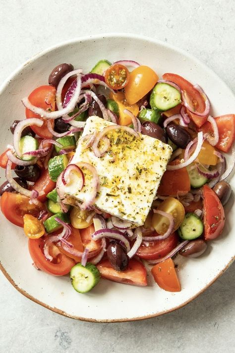 Marinated Feta, Restaurant Salad, Greek Salad Recipe, Cheap Meal Plans, Pickled Red Onion, Orzo Salad Recipes, Tomato Salad Recipes, Greek Salad Recipes, Fresh Salad Recipes