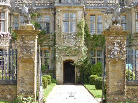 Mapperton House, British Homes, Ben Pentreath, Dorset Uk, English Houses, English Architecture, English Manor Houses, Dorset England, Cliff House