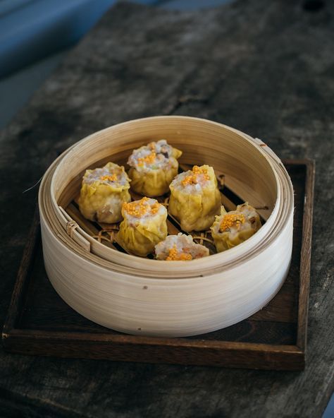 How to make Yum cha-style Siu Mai Siew Mai, Egg Pastry, Siu Mai, Easy Dumplings, Yum Cha, Sweet Shrimp, Shrimp Dumplings, Lean Pork, Pork Buns