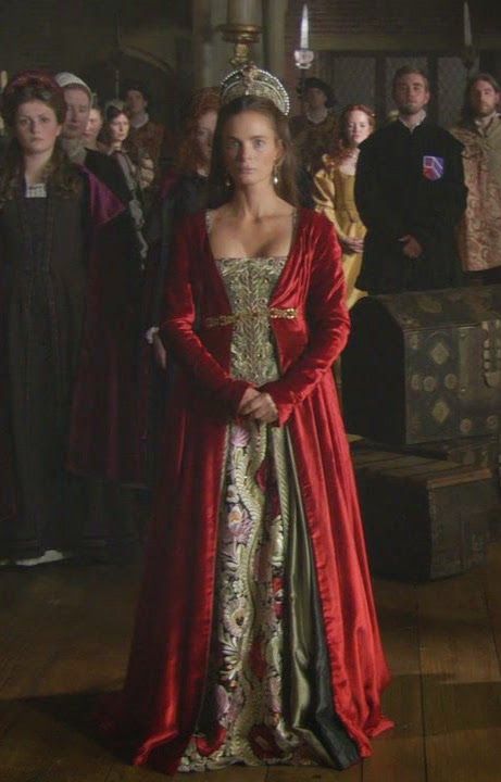 The Tudors Costumes, Margaret Tudor, Green And Gold Dress, Tudor Dress, Tudor Fashion, Tudor Costumes, The Tudors, Hollywood Costume, Golden Dress