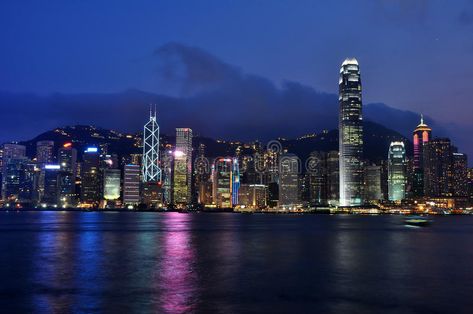 Hong Kong Landscape, Hong Kong Night, City View Night, Rainy City, Hong Kong Island, Travel Website, Night Scene, Cheap Travel, City Aesthetic