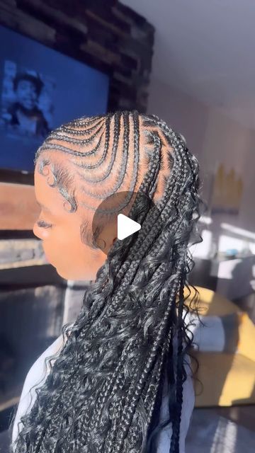 De’Sean Sanders on Instagram: "and just like that. Smedium bohemian Lemonade tribal braids 😍. y’all know I don’t play when it come to these stylesss! one thing ima do is eattt 😍🤏🏽.   man if you ain’t booking then get to ittt!  Ladies book the look 😍.  Link in bio 💗.  _ _ _ _ Book with @seanlaidit 💗. _ _ Your stylist @theyfwdesean 💗.  _ _ #seanlaidit #tribalbraidstyle #tribalbraidsatl #fulanibraids #fulanibraidsnstyles #lemonadetribalbraids #knotless #knotlessboxbraids #knotlessbraidsatl #boho #bohostyle #bohemian #bohemianstyle #braider #gastonia #gastonianc #gastoniahairstylist #gastoniastylist #charlotte #charlottehairstylist #bookthelook" Fulani Hair Styles, Knotless With Lemonade Braids, Knotless Boho Braids Hairstyles Ideas, Side Tribals With Knotless Braids, Lemonade Knotless Braids Boho, Fulani Lemonade Braids With Knotless, Tribals With Knotless Braids Bohemian, Braids Hairstyles Half Up Half Down, Lemonade Braids With Knotless Boho