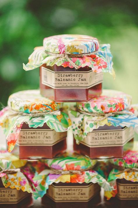 It's a Garden Party! Boho Bridal Shower Inspiration | Beacon Lane Jam Wedding Favors, Jam Favors, Country Wedding Favors, Simple Wedding Favors, Summer Wedding Favors, Garden Party Bridal Shower, Creative Wedding Favors, Garden Bridal Showers, Boozy Brunch