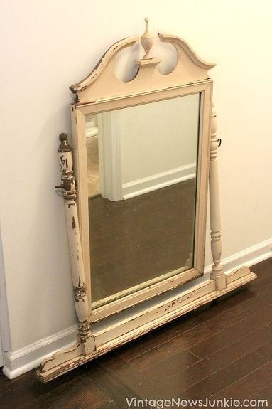 Dresser Mirror Repurposed, Dresser With Mirror Decor, Vintage Dresser With Mirror, Dressers Mirrors, Upcycled Bathroom, Mirror Redo, Wall Dresser, Mirror Repurpose, Diy Furniture Repair