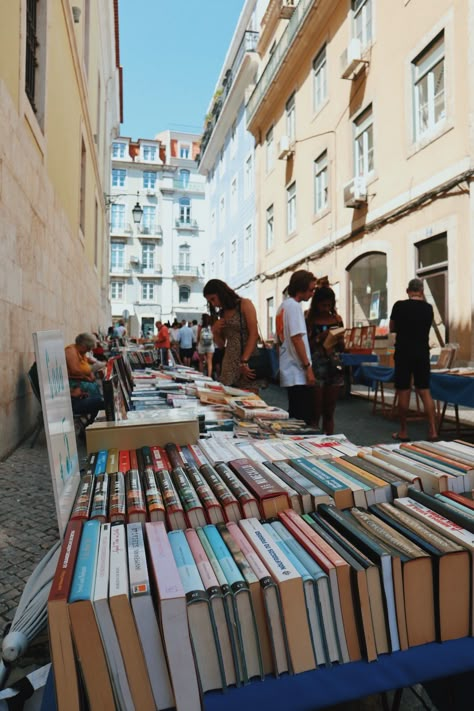 Lisbon Portugal Outfit, Lisboa Aesthetic, Lisbon Portugal Aesthetic, Lisbon Style, Lisbon Aesthetic, Portugal Lagos, Dreams Aesthetic, Alfama Lisbon, Lisbon Fashion