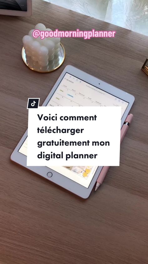 Voici comment télécharger le digital planner gratuitement - This is how to download my free digital planner Aesthetic For Ipad, Digital Planner Aesthetic, Aesthetic Study Motivation, Free Digital Planner, Ipad Notes, Mid Year Planner, Productivity Motivation, Aesthetic Ipad, Desk Aesthetic