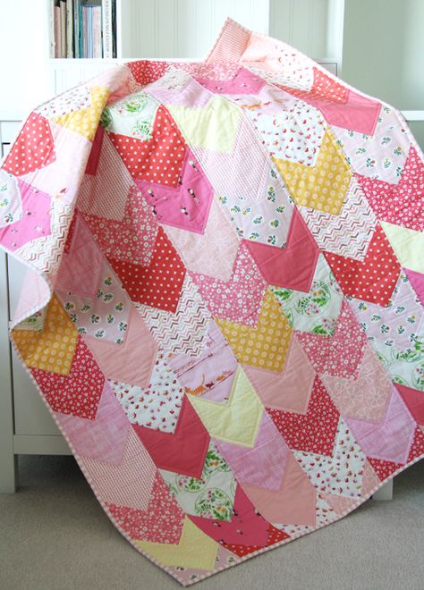 One Way Quilt Pattern, Cluck Cluck Sew Cluck Cluck Sew, Fat Quarter Quilt, Baby Quilt Patterns, Cozy Quilts, Girls Quilts, Scrappy Quilts, Patchwork Quilt, Easy Quilts, Quilting Tutorials