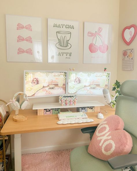 Pink And Green Desk Setup, Gaming And Makeup Desk, Girl Desk Ideas, Cute Desk Organization Ideas, Coquette Desk, Desk Organization Ideas, Work Corner, Cute Desk Organization, Games Room Inspiration