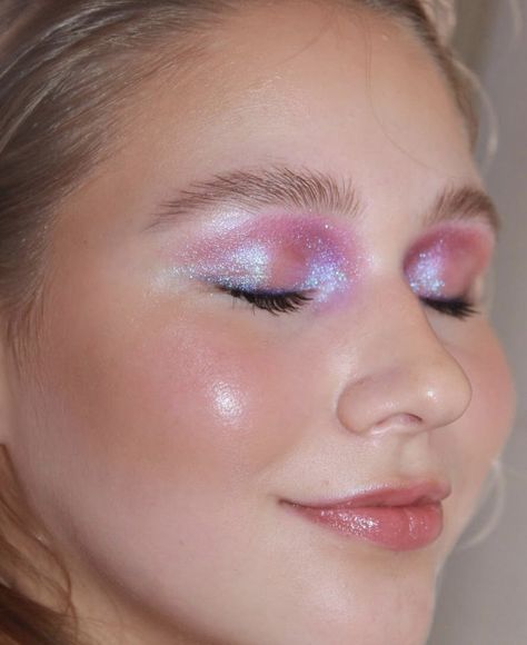 Colorful Hoco Makeup, Sugar Plum Fairy Makeup Looks, Fairy Halloween Costumes Makeup, Pink Goddess Makeup, Barbie Inspired Costume, Pink Party Makeup Look, Pink Iridescent Makeup, Barbie Mermaid Costume, Purple Iridescent Makeup