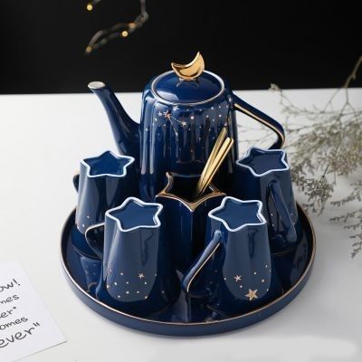 Tanah Liat, Ceramic Teapots, Handmade Gold, Dream House Decor, Cups And Mugs, Tea Set, Room Inspiration, Tea Time, Sake