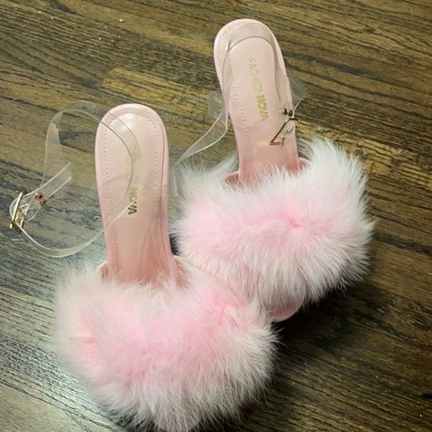 pink fuzzy heels 👠 Pink Fuzzy Heels Outfit, Pink Fuzzy Heels, Mean Girls Halloween, Fluffy Heels, Princess Heels, Fuzzy Heels, Pink Era, Bling Heels, Fluffy Shoes