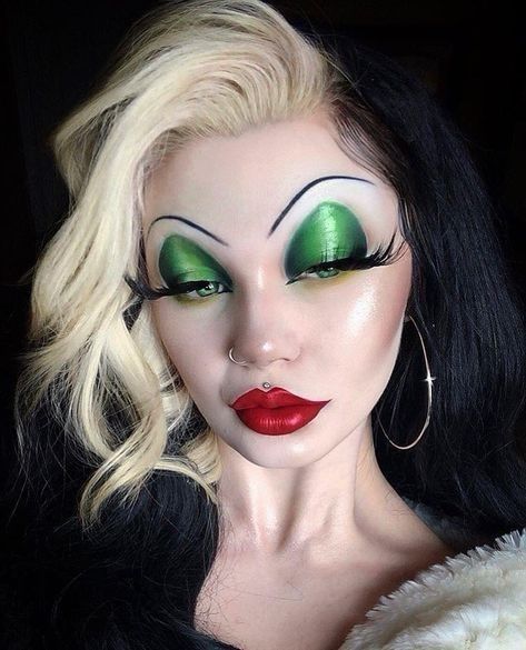 Grunge Vintage Aesthetic, Theater Makeup, Cruella Costume, Clothing Grunge, Make Carnaval, Drag Make-up, Drag Queen Makeup, Carnival Makeup, Cruella Deville