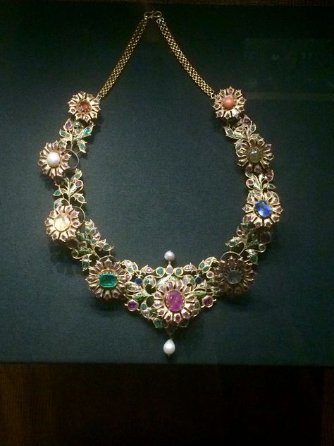 Jewellery from Bengal- India (19th-20th century), Jewellery Exhibit, National Museum Delhi Navaratan Jewellery, Vintage Indian Jewelry, Jewel Design, Jewellery Exhibition, Gold Jewellry, Designer Diamond Jewellery, Jewelry Designing, Heritage Jewellery, Antique Jewelry Necklace