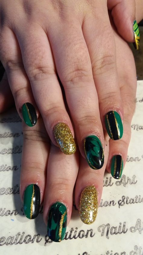 Zelda Nails Art, Loki Nails Designs, Zelda Inspired Nails, Loki Themed Nails, Loki Nail Art, Loki Nails Simple, Loki Inspired Nails, Loki Inspired Makeup, Marvel Inspired Nails